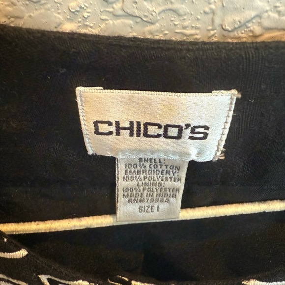 Chico’s Embroidered Jacket Lined Button Up Black & White Cotton Aztec Medium - Picture 3 of 3